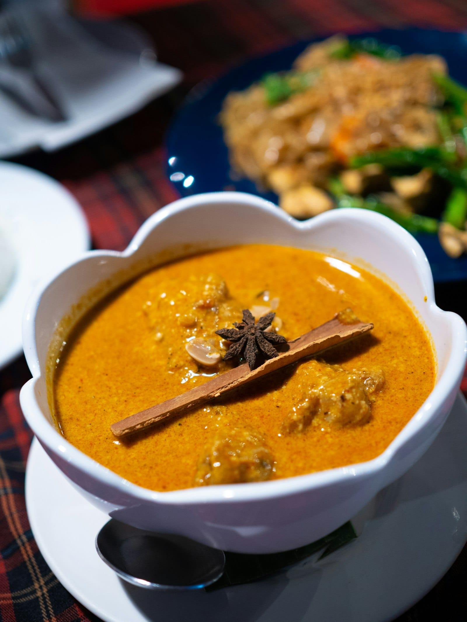 Curry massaman, Pum Pui